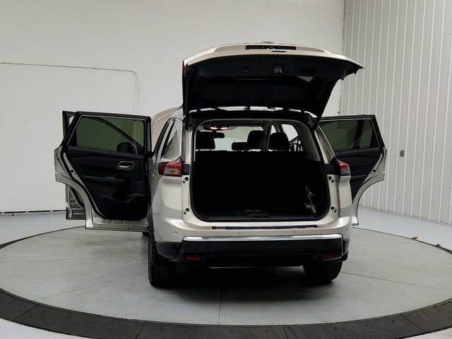 New 2026 Nissan Rogue Platinum image 14