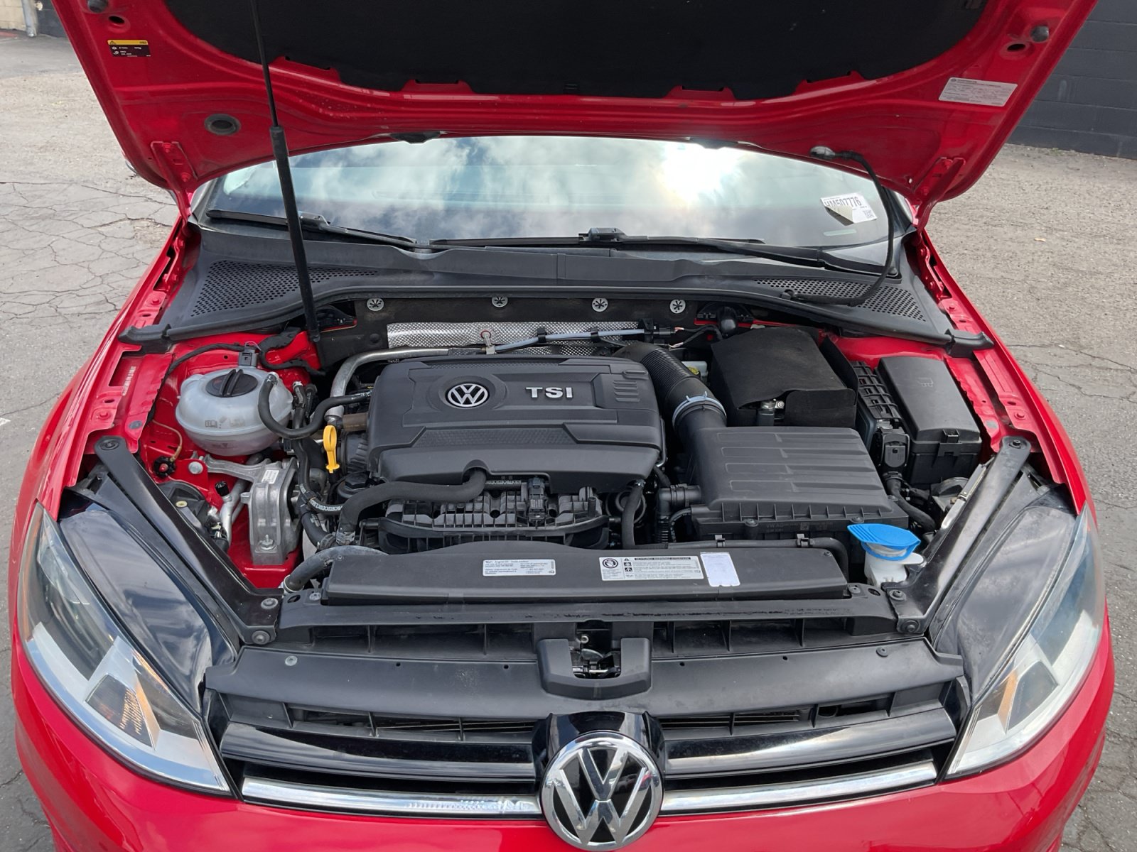Used 2017 Volkswagen Golf S AWD/4WD image 18