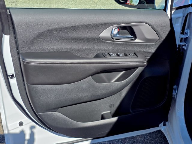 New 2027 Chrysler Pacifica LX FWD image 24