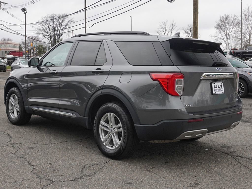 Used 2023 Ford Explorer XLT w/ Equipment Group 202A image 8
