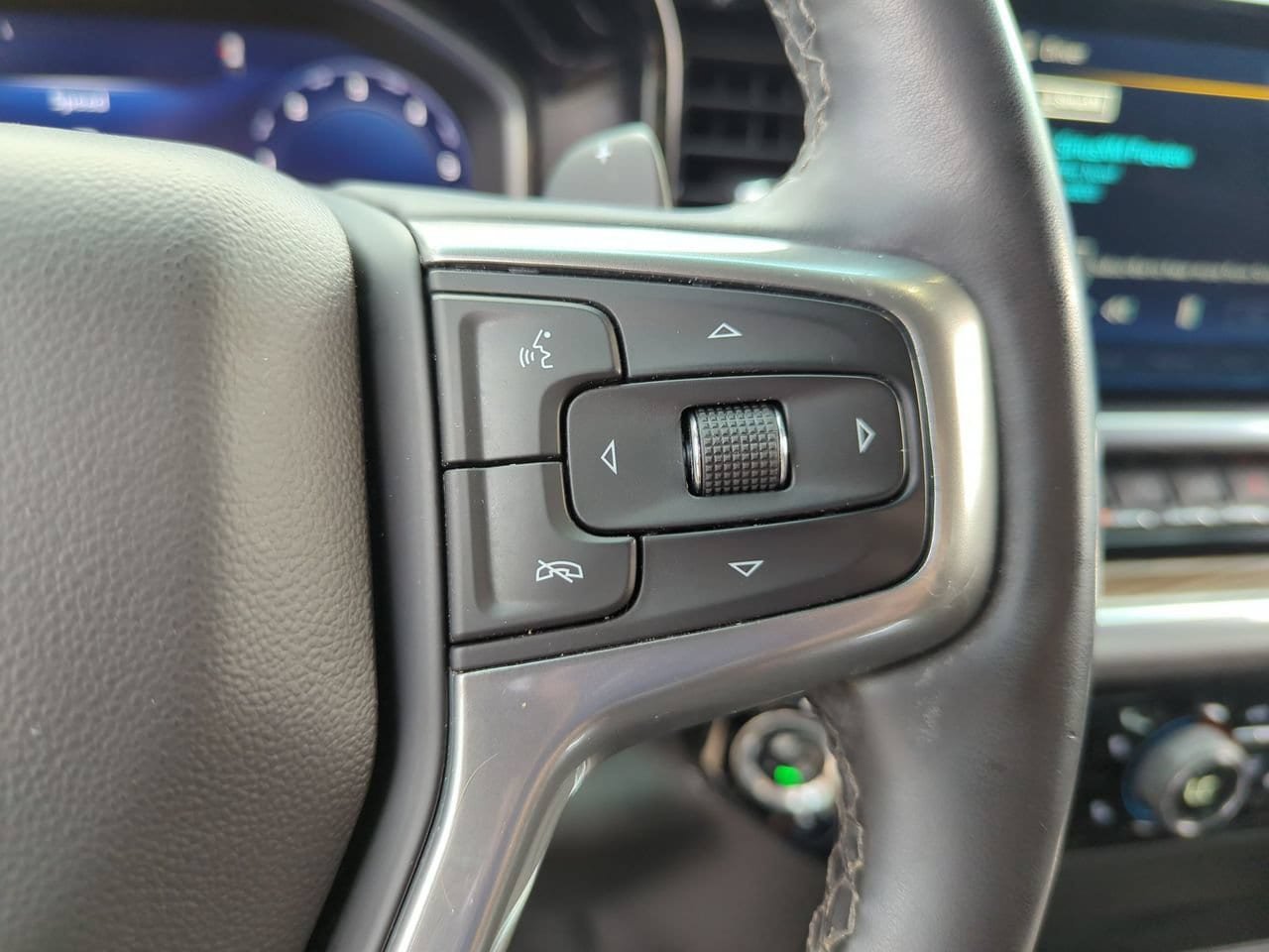 Used 2024 Chevrolet Silverado 1500 RST w/ Convenience Package II RWD image 12