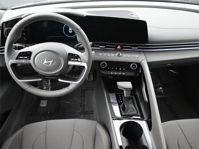 New 2025 Hyundai Elantra SEL image 12