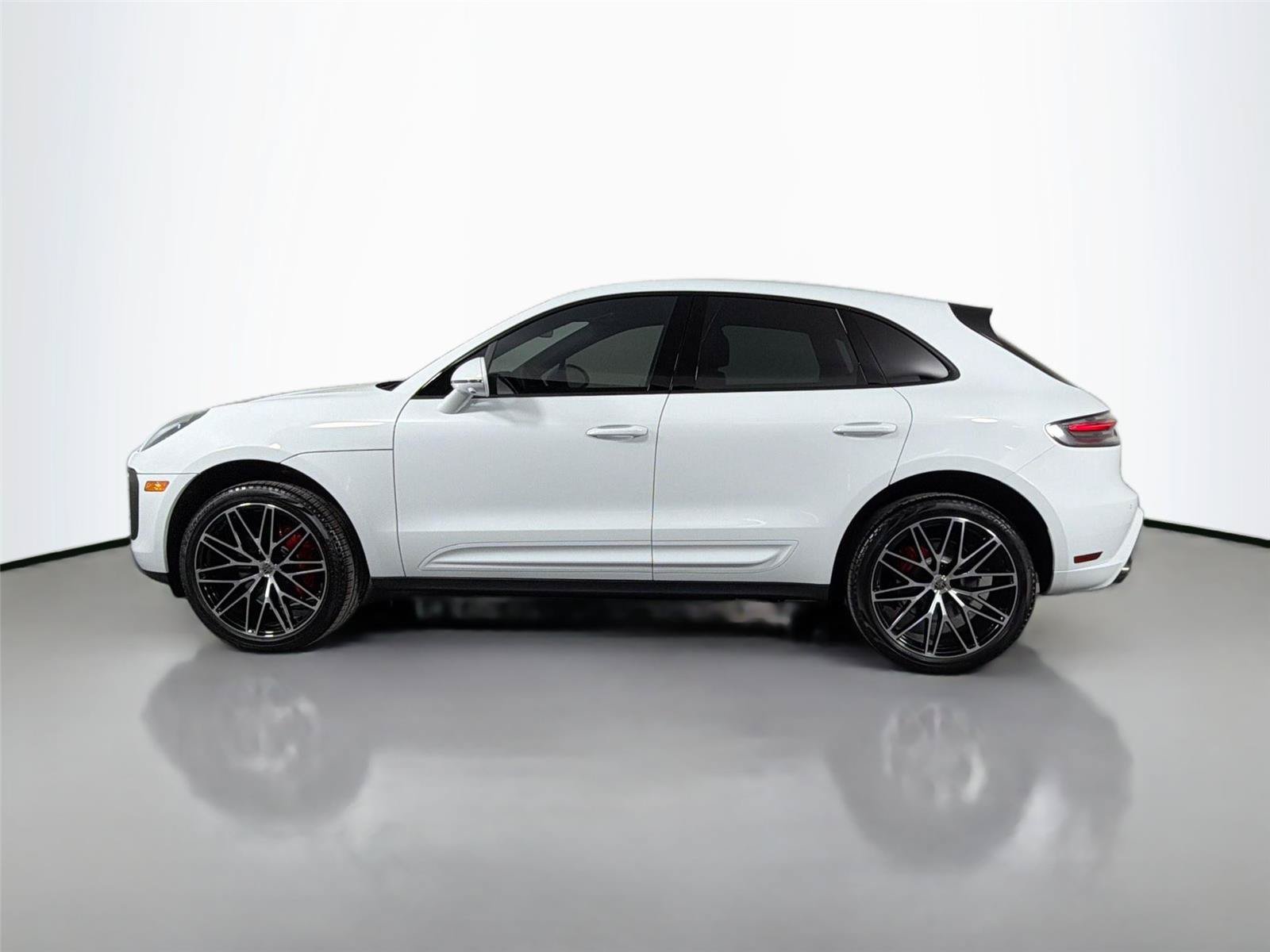 Certified 2025 Porsche Macan S AWD/4WD image 2