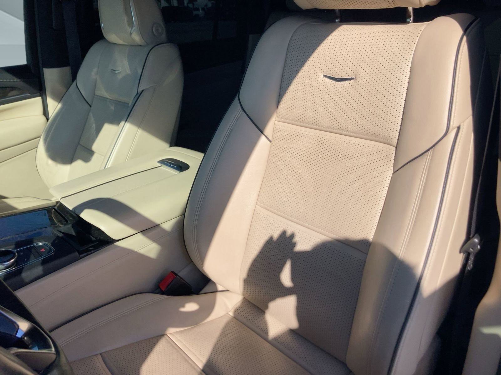 Used 2023 Cadillac Escalade ESV Premium Luxury w/ Performance Package image 19