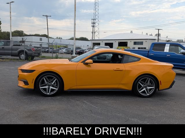 Used 2026 Ford Mustang Coupe RWD image 5