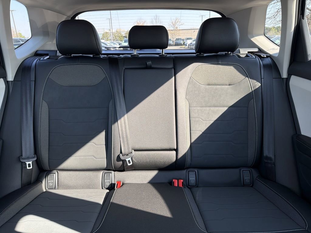 New 2026 Volkswagen Taos SE image 30
