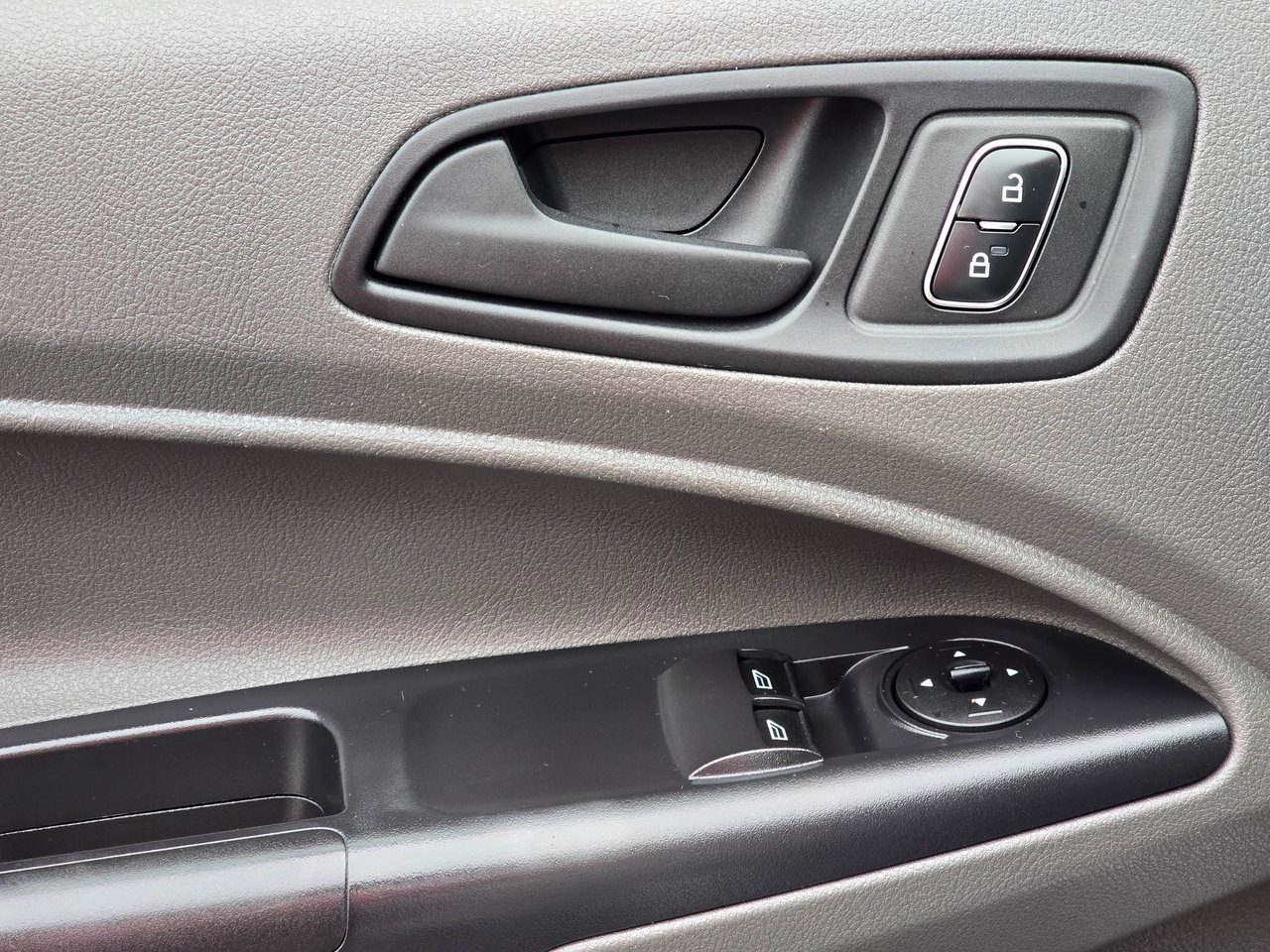 Used 2022 Ford Transit Connect XL image 13