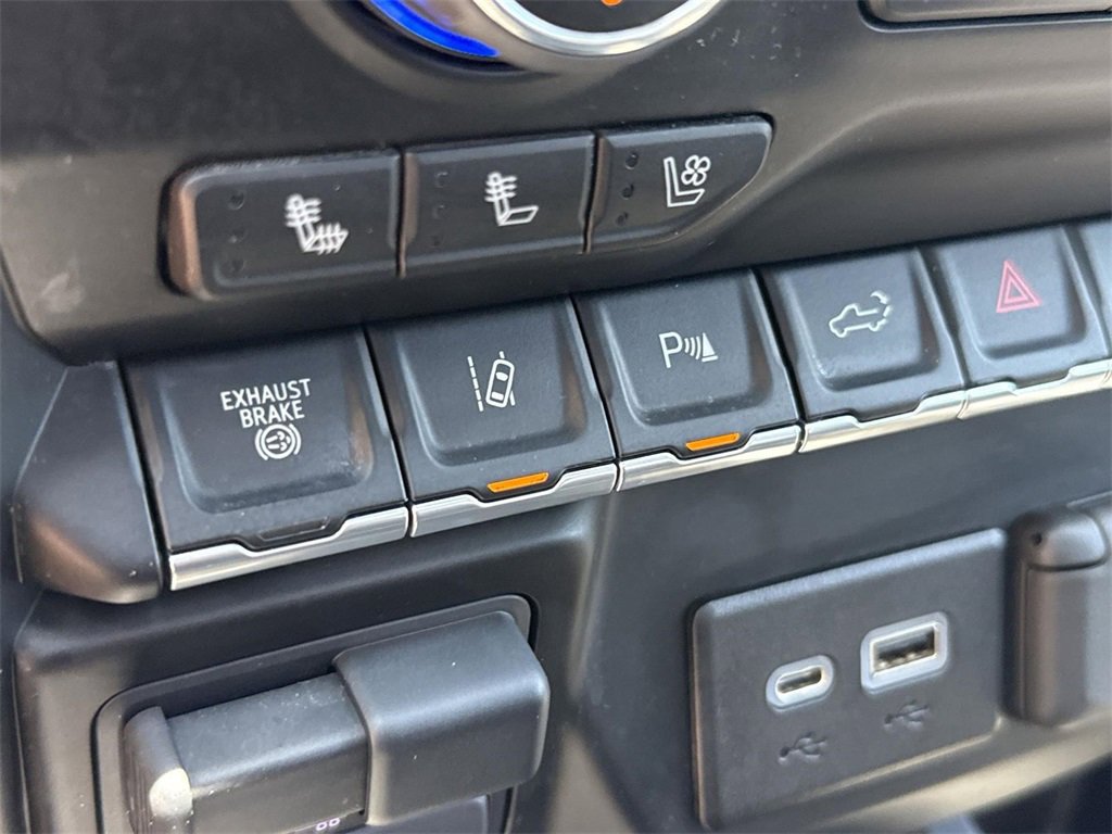 Used 2022 Chevrolet Silverado 3500 High Country image 39