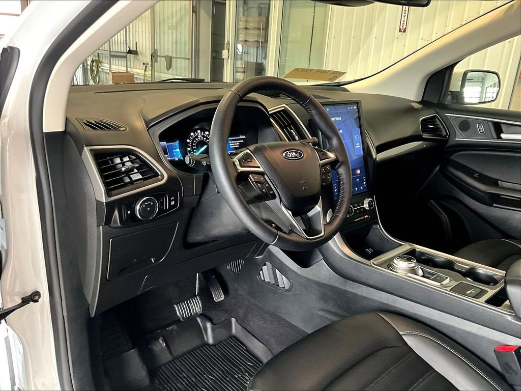 Used 2024 Ford Edge SEL w/ Convenience Package image 8