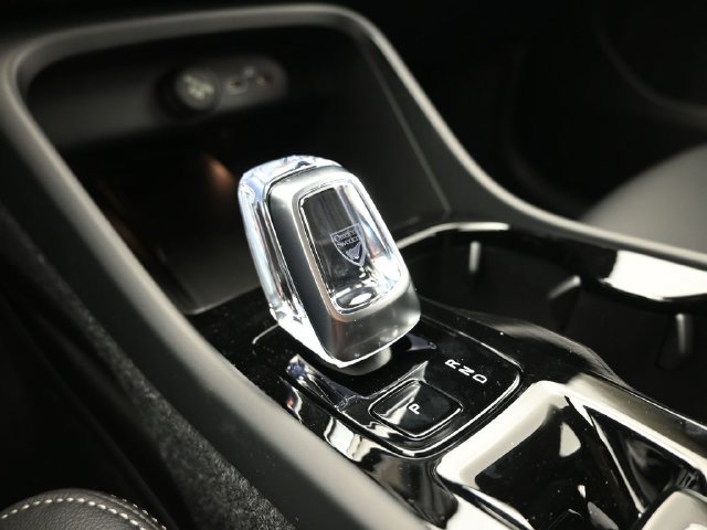 New 2026 Volvo XC40 B5 Plus w/ Protection Package Premier AWD/4WD image 11