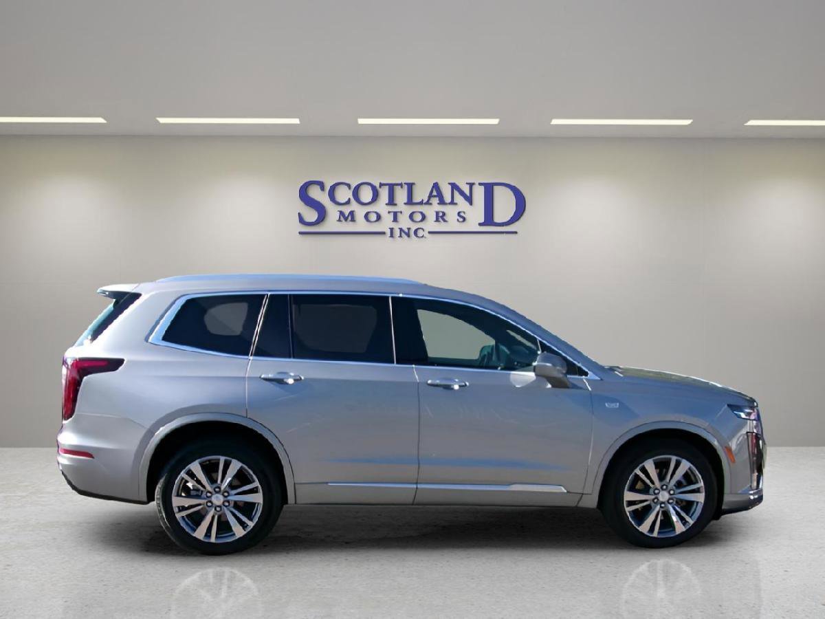Used 2025 Cadillac XT6 Premium Luxury image 5