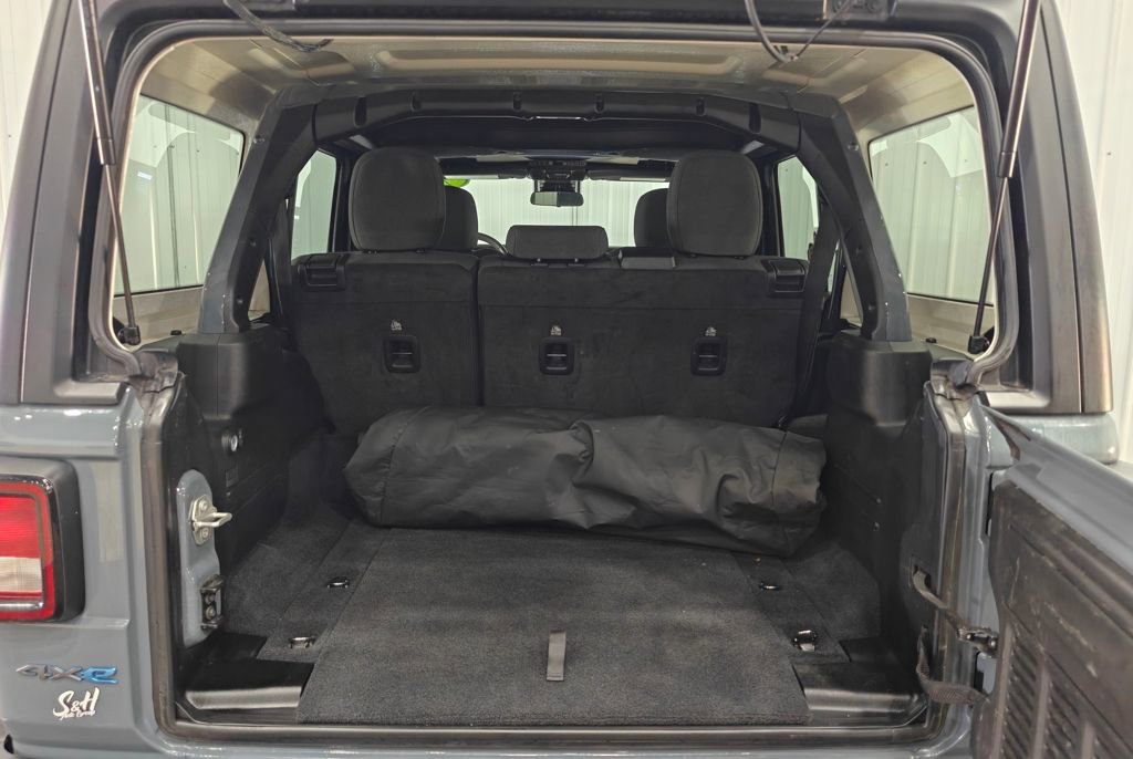 Used 2024 Jeep Wrangler Unlimited image 27