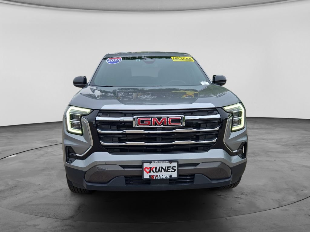 Used 2025 GMC Terrain Elevation AWD/4WD image 4