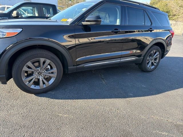 Used 2023 Ford Explorer XLT w/ Equipment Group 202A image 12