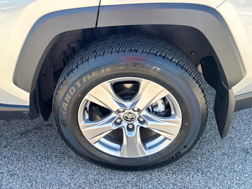 Used 2025 Toyota RAV4 XLE w/ Weather Package AWD/4WD image 38