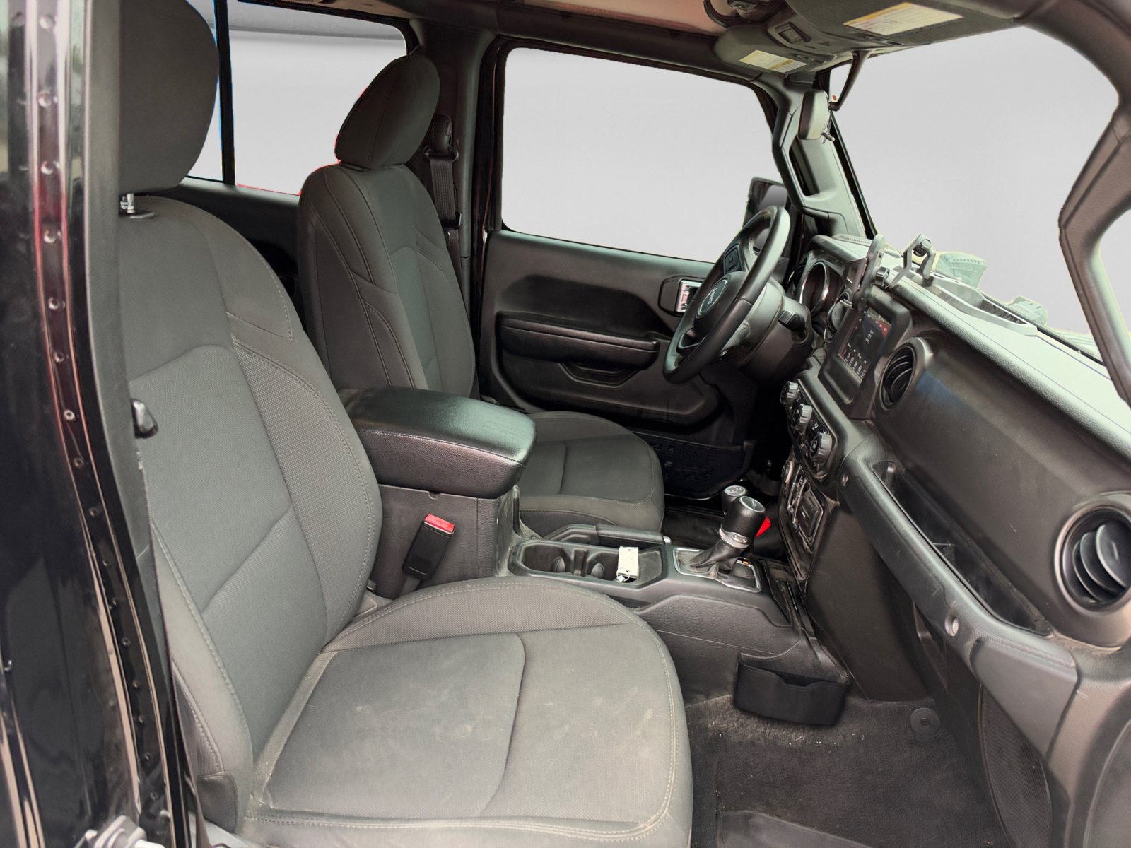 Used 2023 Jeep Gladiator Sport AWD/4WD image 18