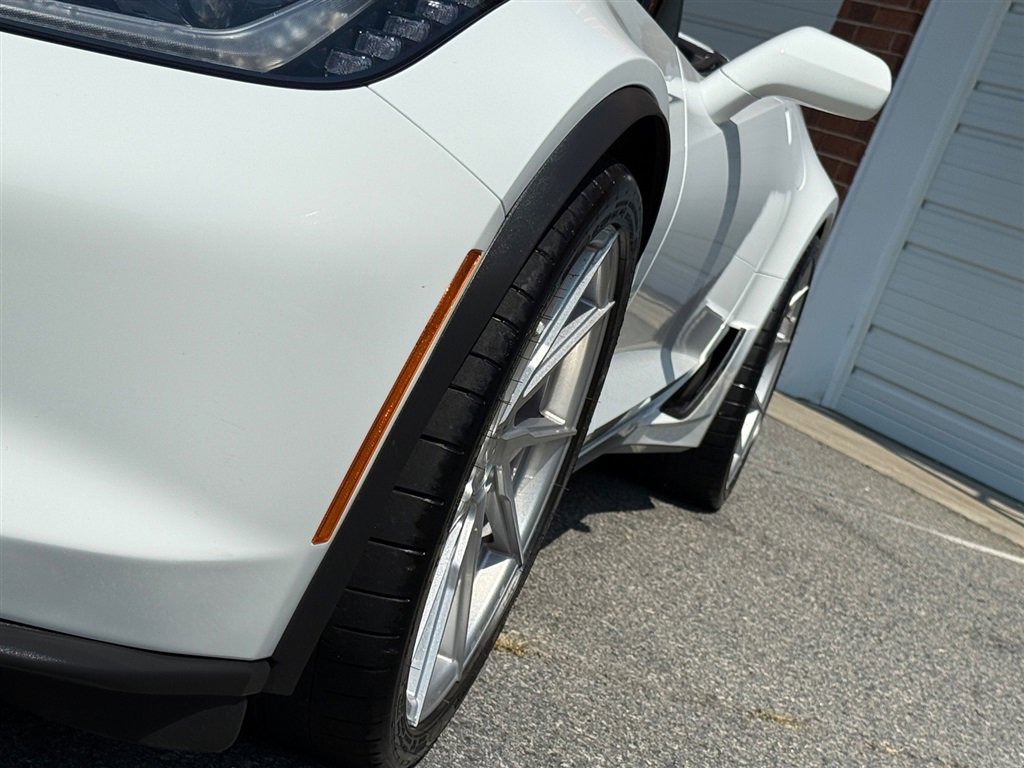 Used 2016 Chevrolet Corvette Z06 w/ 3LZ Preferred Equipment Group image 19