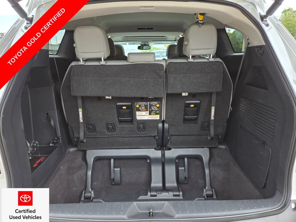 Certified 2025 Toyota Sienna XLE FWD image 20