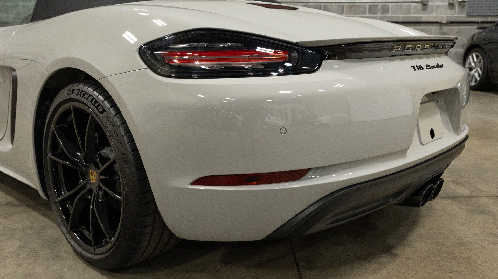 Used 2021 Porsche 718 Boxster RWD image 26