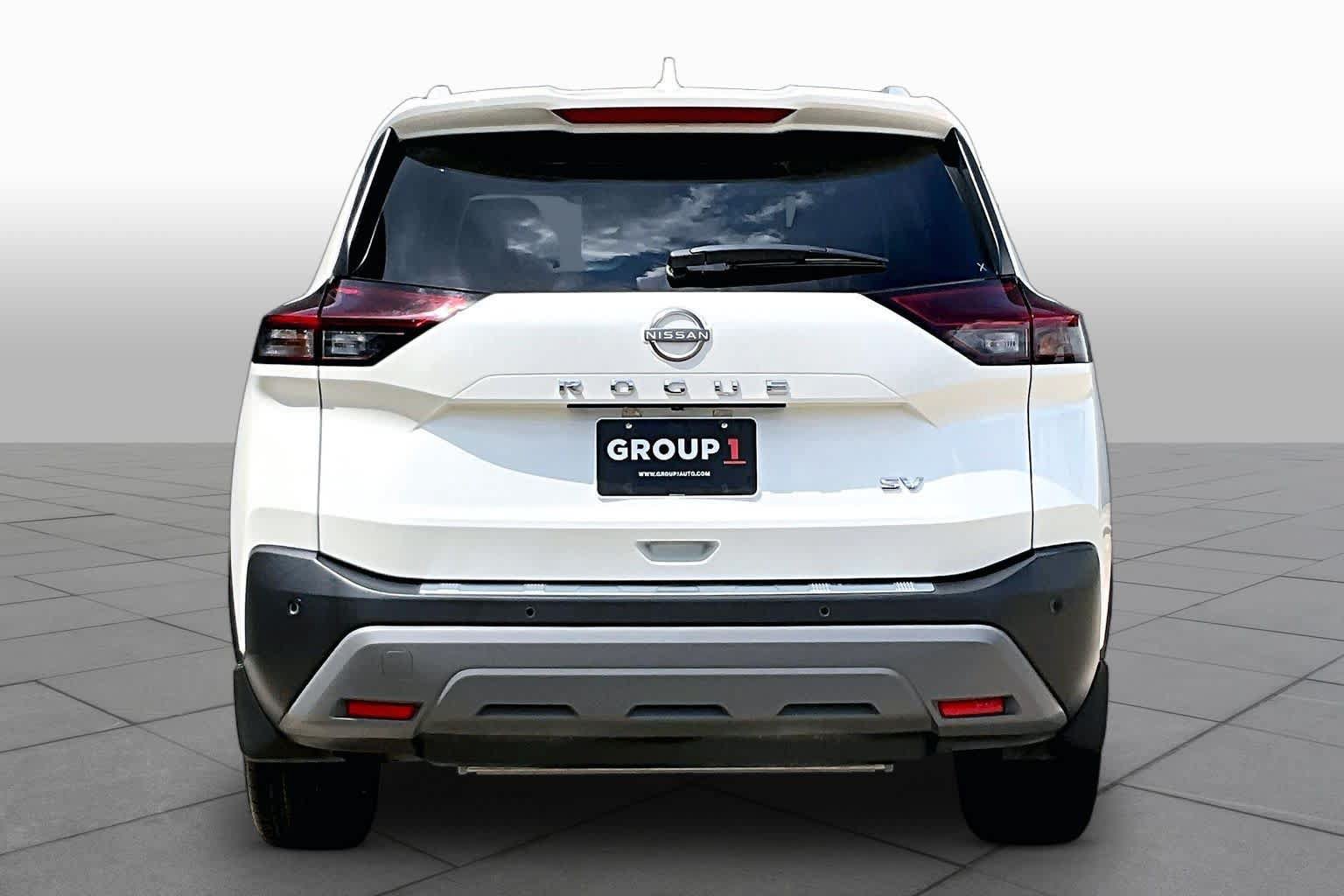 Used 2023 Nissan Rogue SV w/ SV Premium B Package FWD image 5
