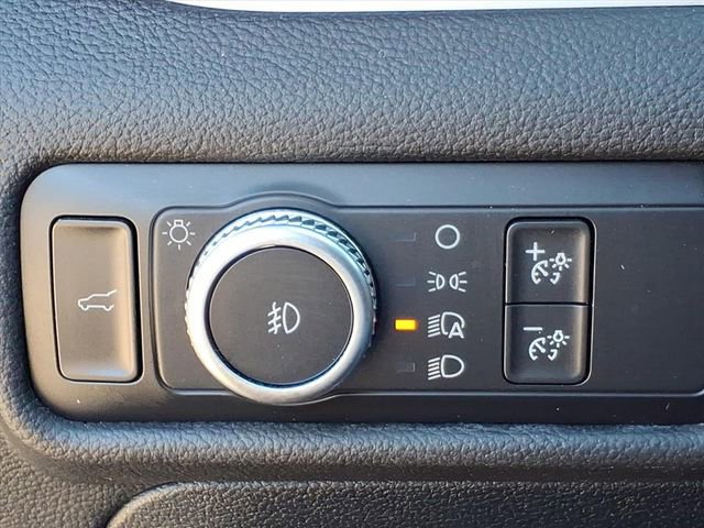 Used 2020 Ford Explorer XLT w/ Equipment Group 202A image 22