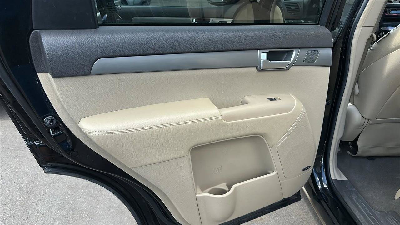 Used 2009 Kia Borrego EX w/ Premium Pkg RWD image 22