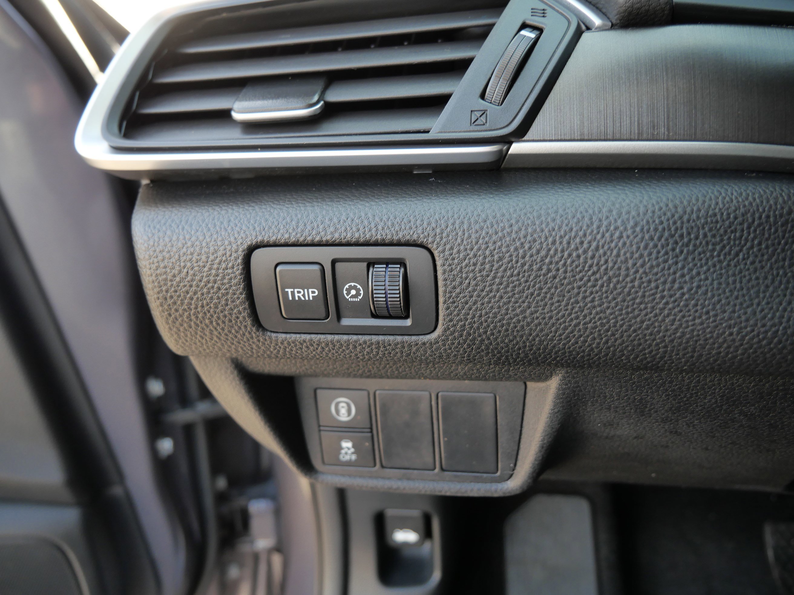 Used 2018 Honda Accord LX image 25