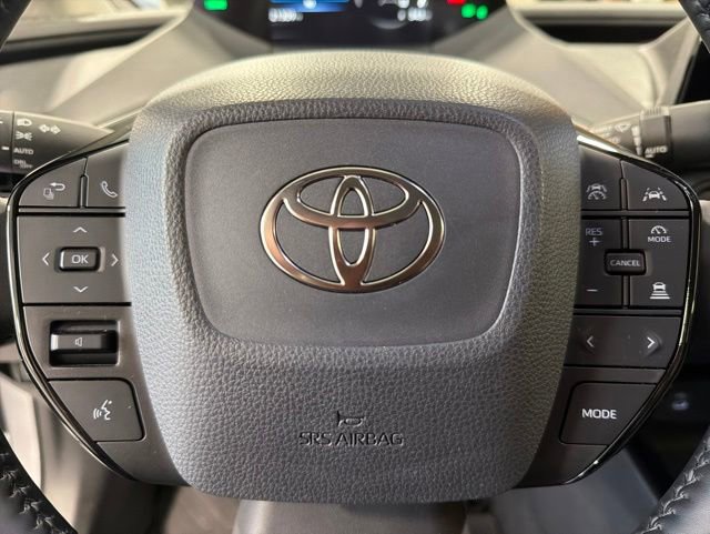 Used 2023 Toyota Prius XLE AWD/4WD image 15
