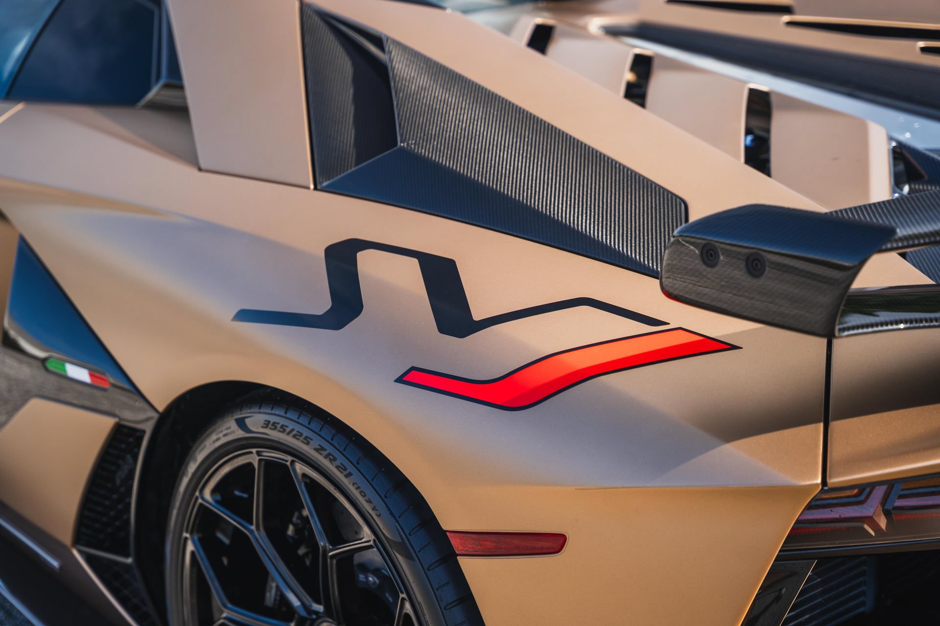 Used 2021 Lamborghini Aventador SVJ AWD/4WD image 21