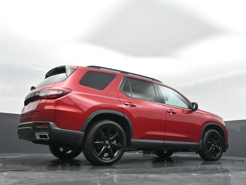Certified 2025 Honda Pilot Black Edition image 23
