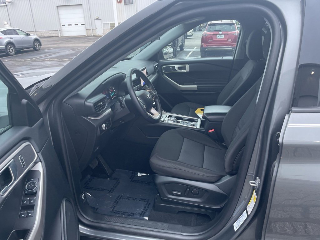 Certified 2023 Ford Explorer XLT image 11