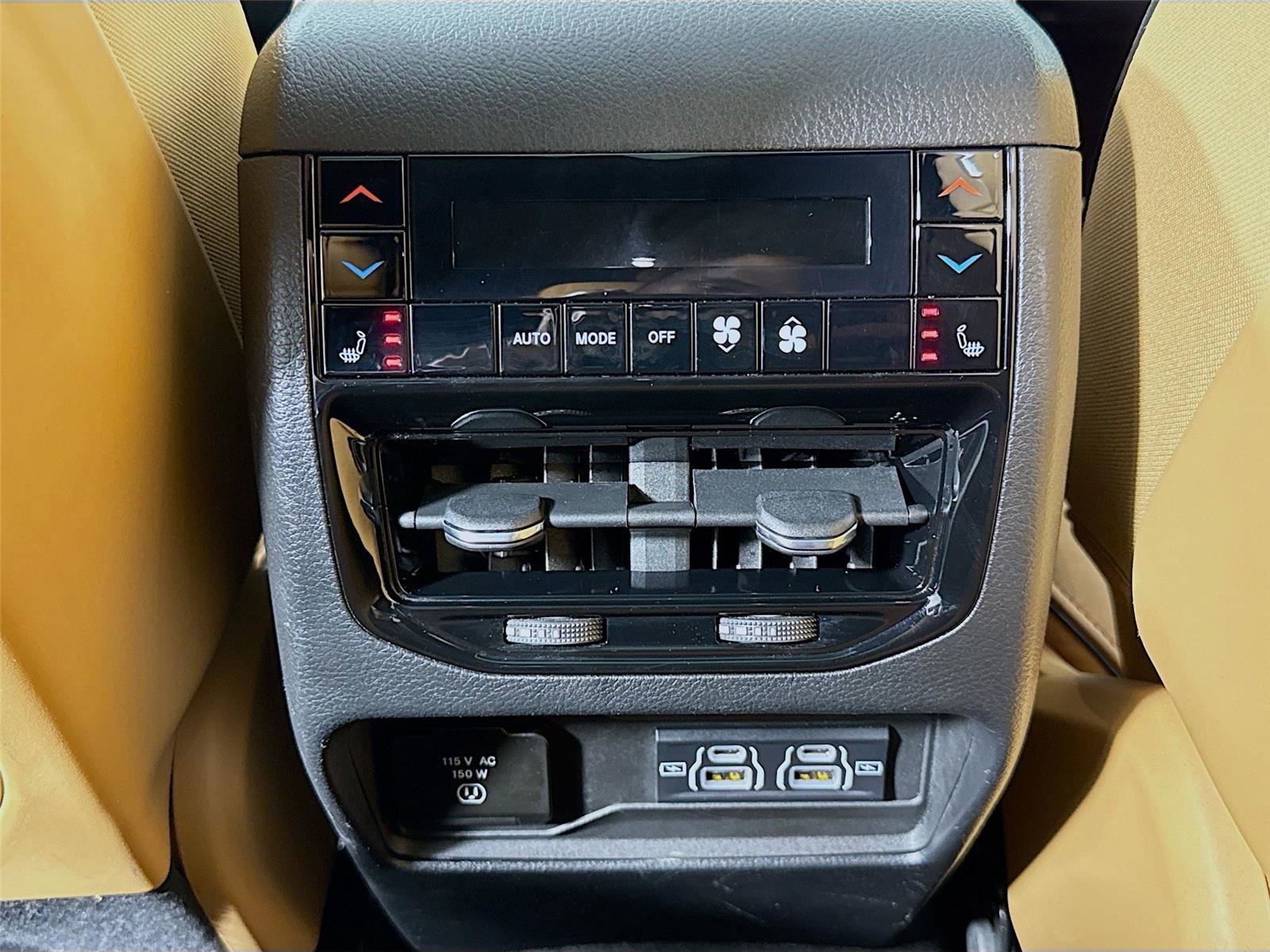 Used 2022 Jeep Grand Cherokee Summit w/ Luxury Tech Group V image 20