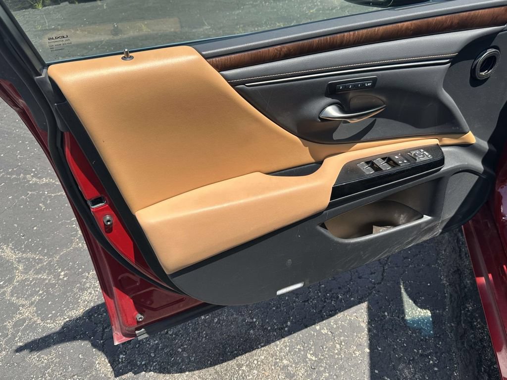Used 2022 Lexus ES 350 w/ Premium Package FWD image 16