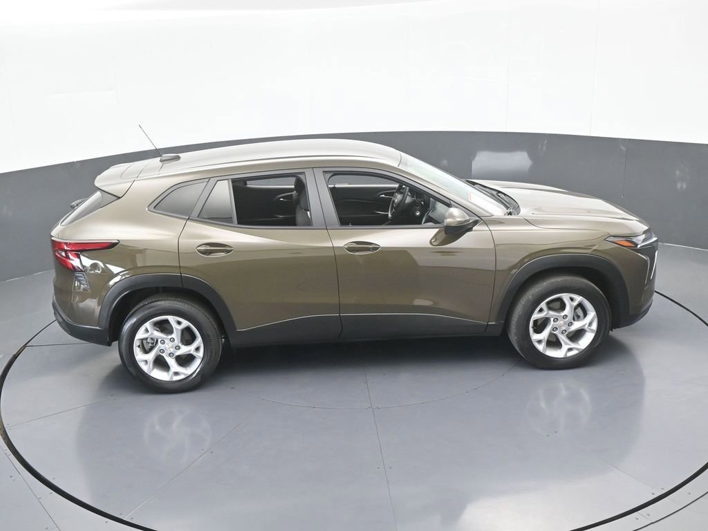 Used 2024 Chevrolet Trax LS w/ LS Convenience Package image 47