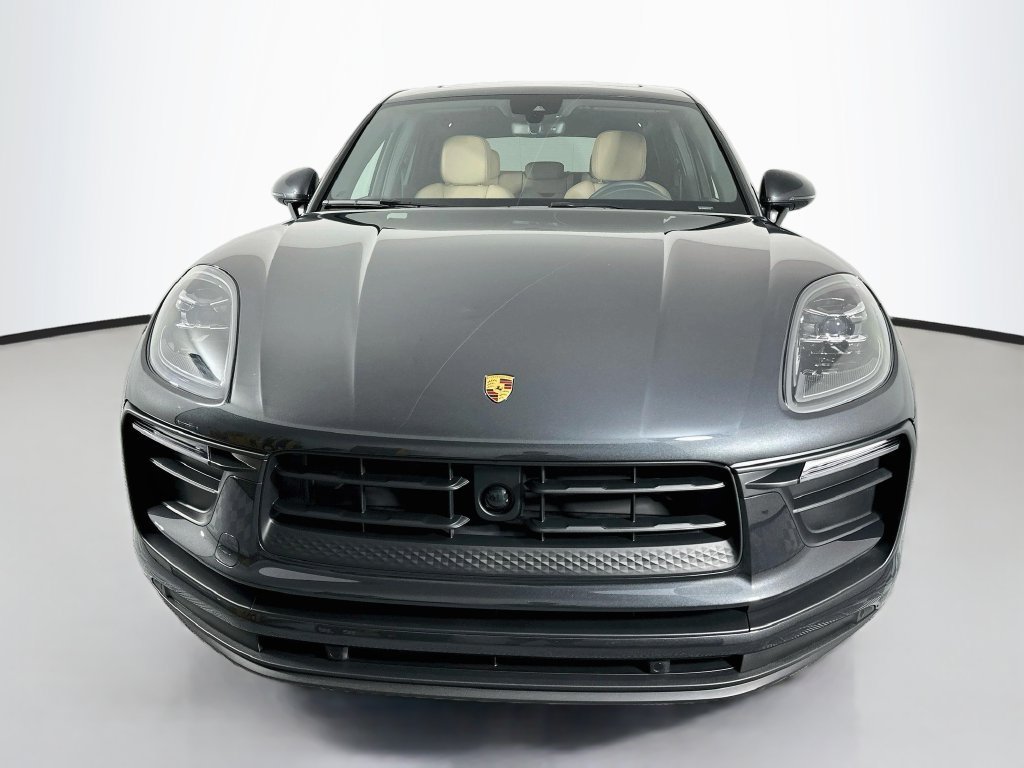 Certified 2026 Porsche Macan AWD/4WD image 6