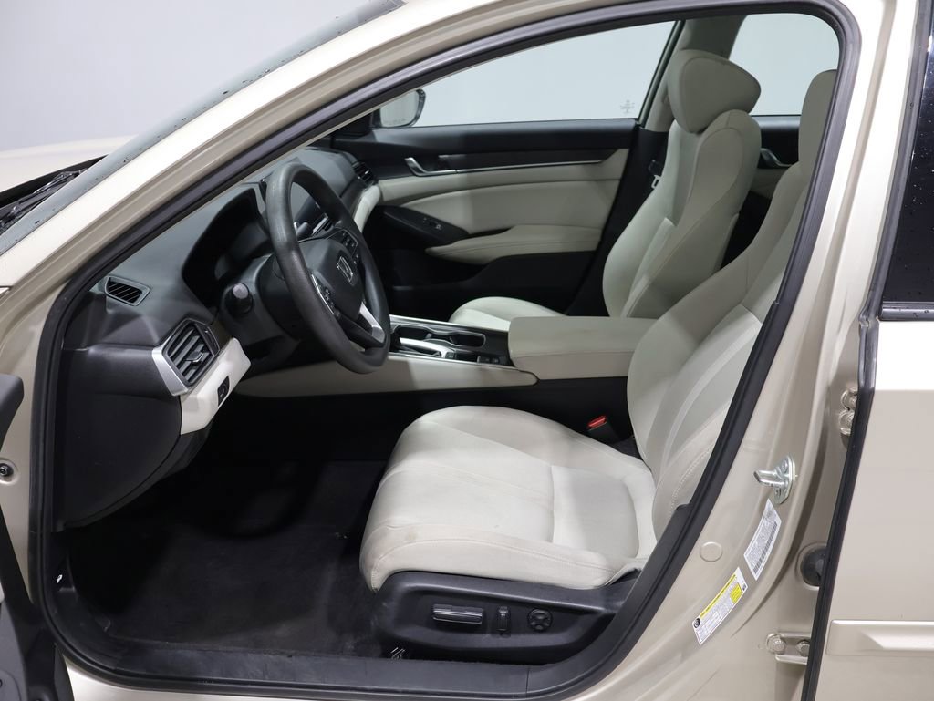 Used 2018 Honda Accord EX image 11