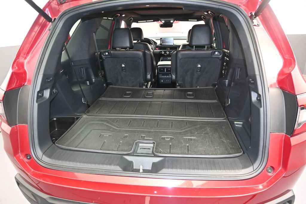 Certified 2025 Honda Pilot TrailSport image 11
