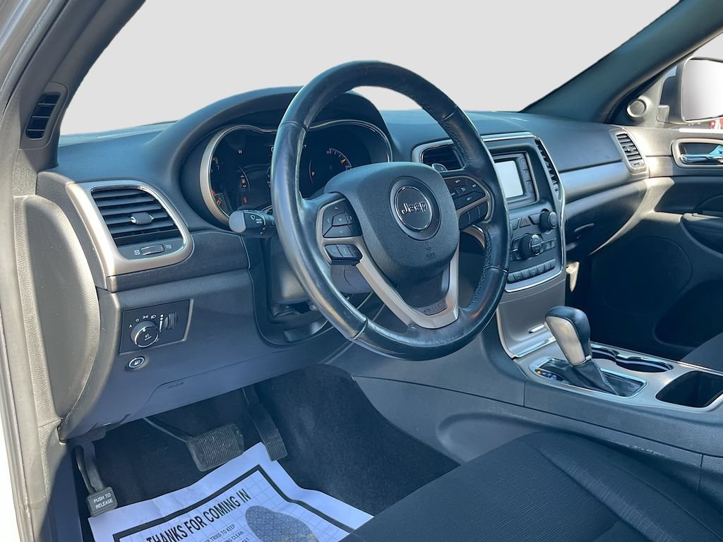 Certified 2017 Jeep Grand Cherokee Laredo AWD/4WD image 9