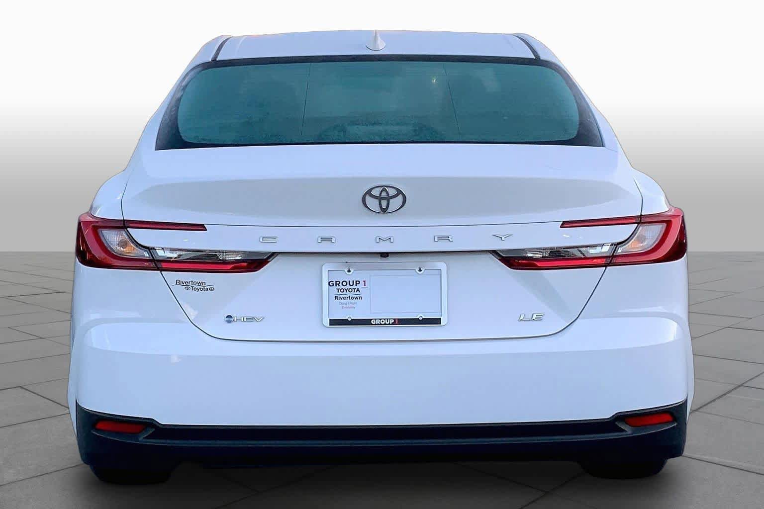 Used 2025 Toyota Camry LE image 5