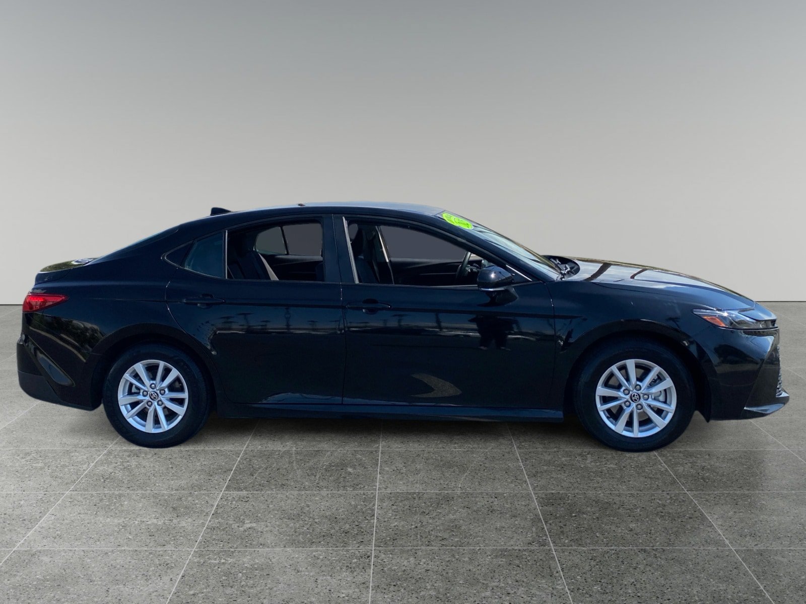 Used 2025 Toyota Camry LE w/ Convenience Package FWD image 6