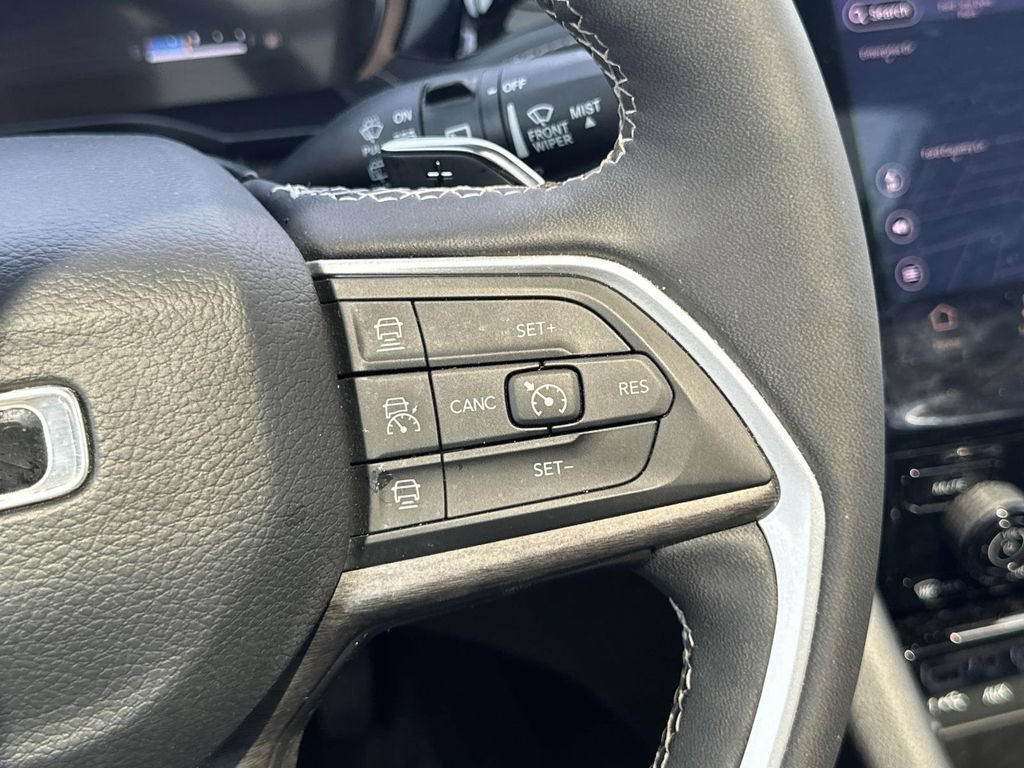 Used 2023 Jeep Grand Cherokee 4WD 4xe image 25