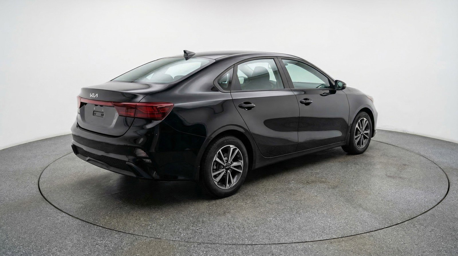 Used 2024 Kia Forte LXS FWD image 9