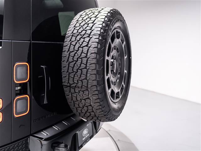 New 2026 Land Rover Defender 110 OCTA AWD/4WD image 32