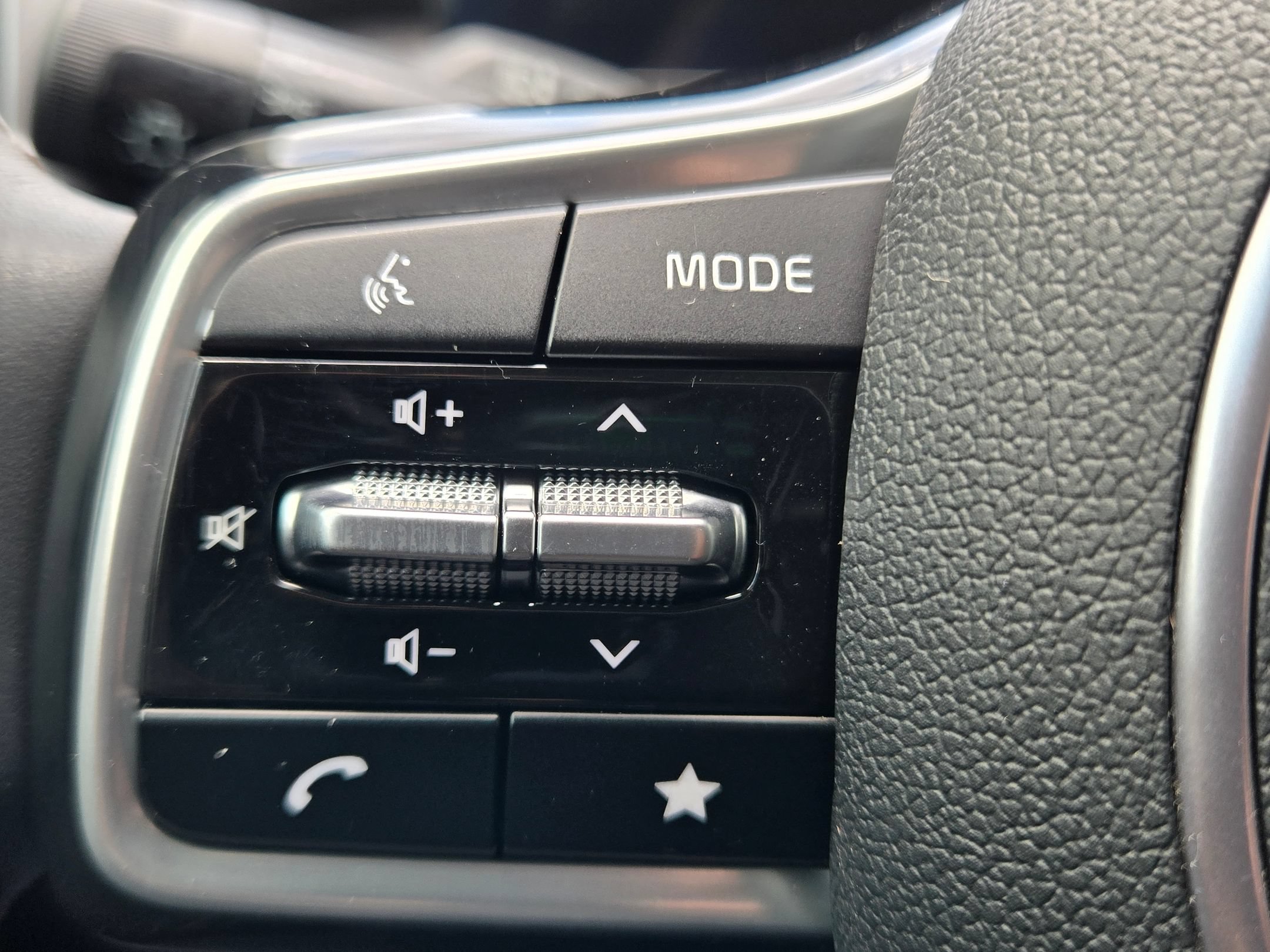 Used 2025 Kia Sorento S w/ Panoramic Sunroof Package FWD image 24