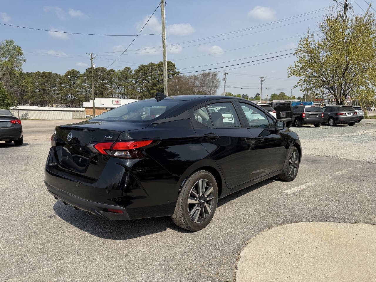 Used 2021 Nissan Versa SV image 6