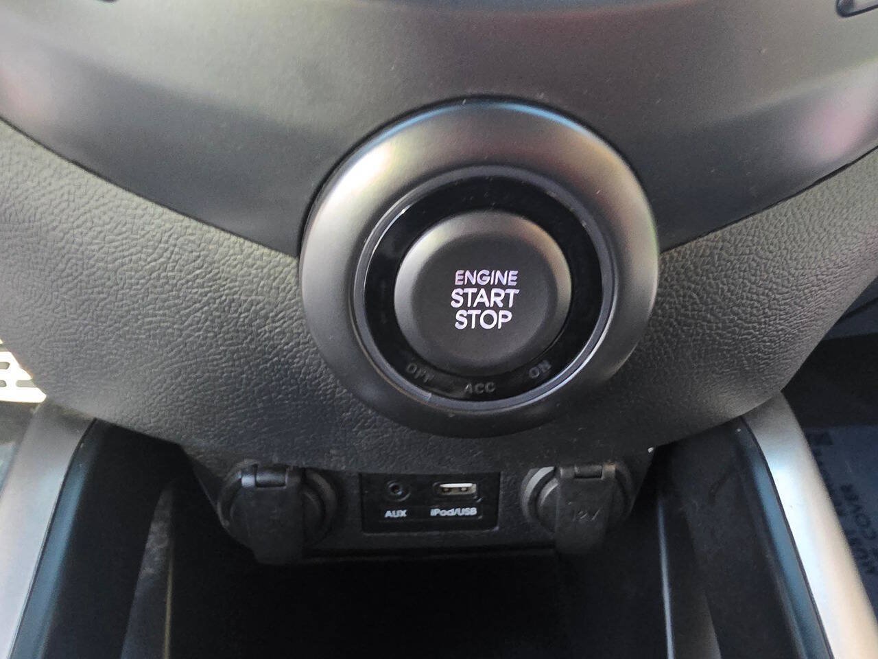 Used 2015 Hyundai Veloster Turbo FWD image 34