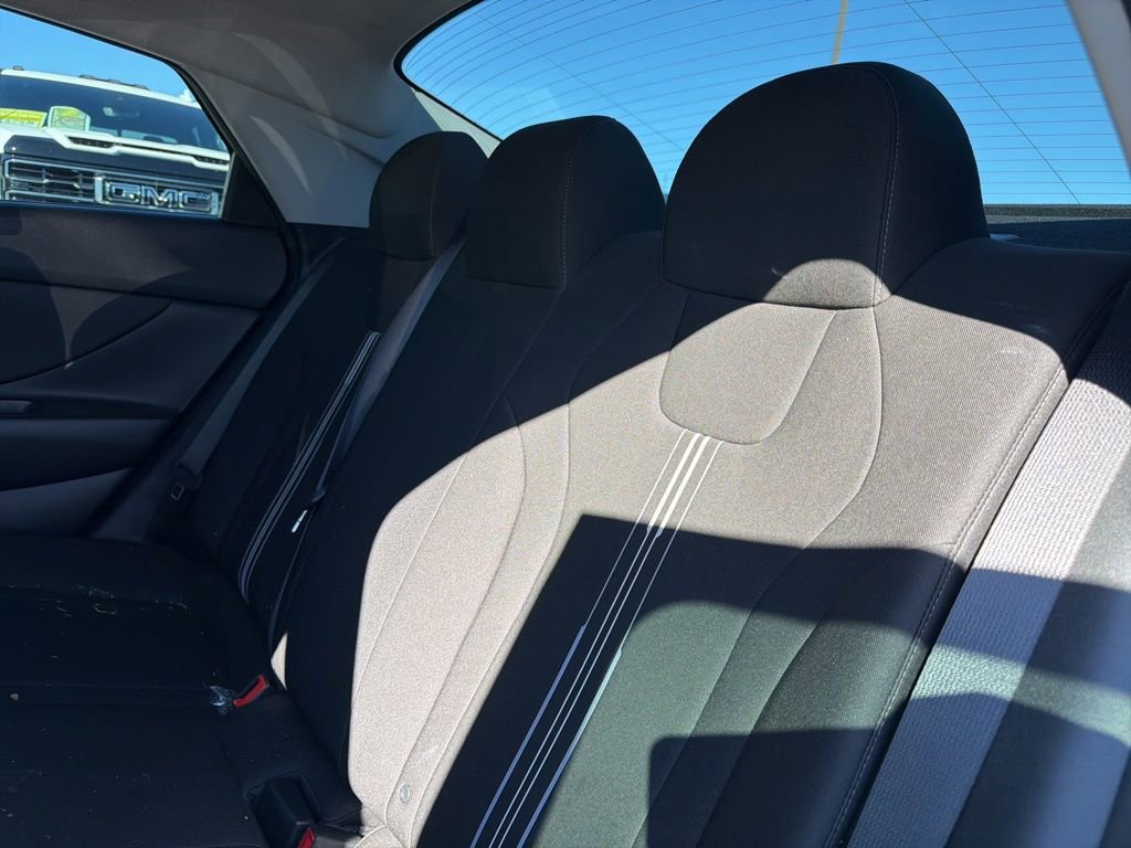 Used 2023 Hyundai Elantra SEL w/ Convenience Package image 12