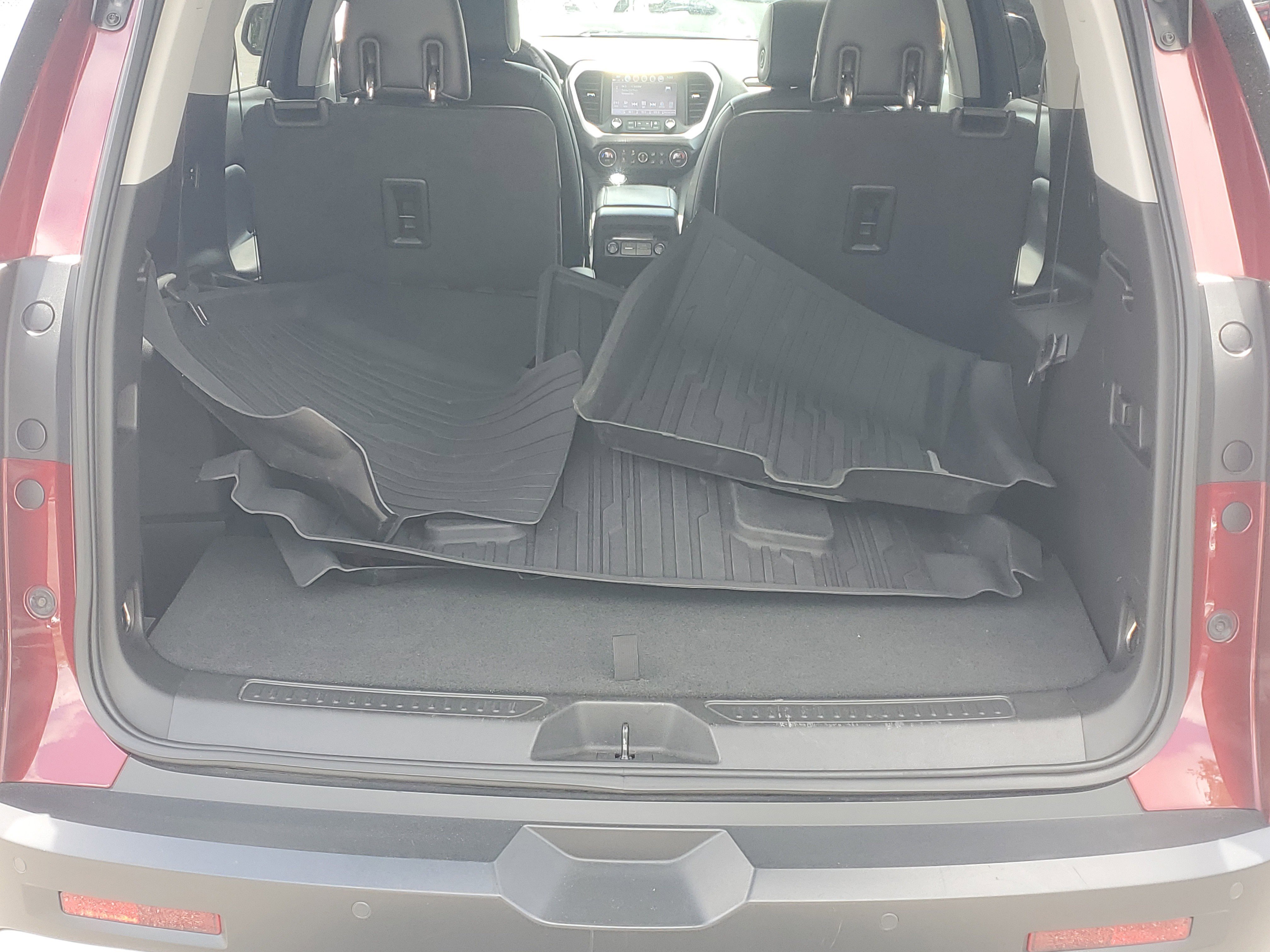 Used 2018 GMC Acadia SLT w/ LPO, Floor Liner Package image 10