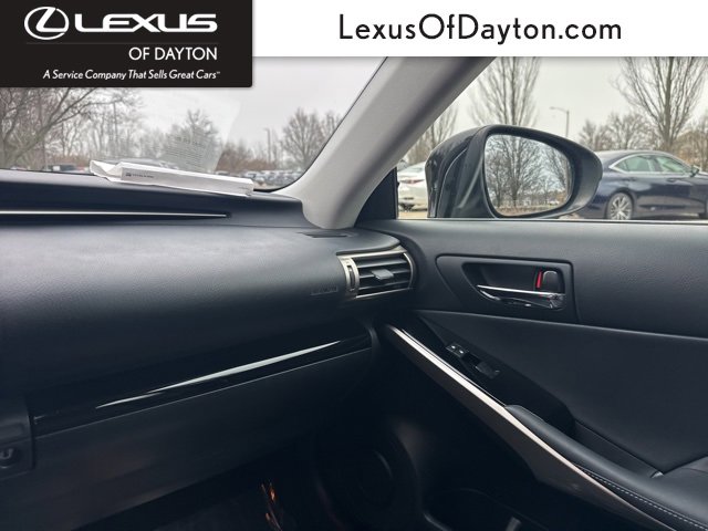 Used 2016 Lexus IS 300 AWD image 32