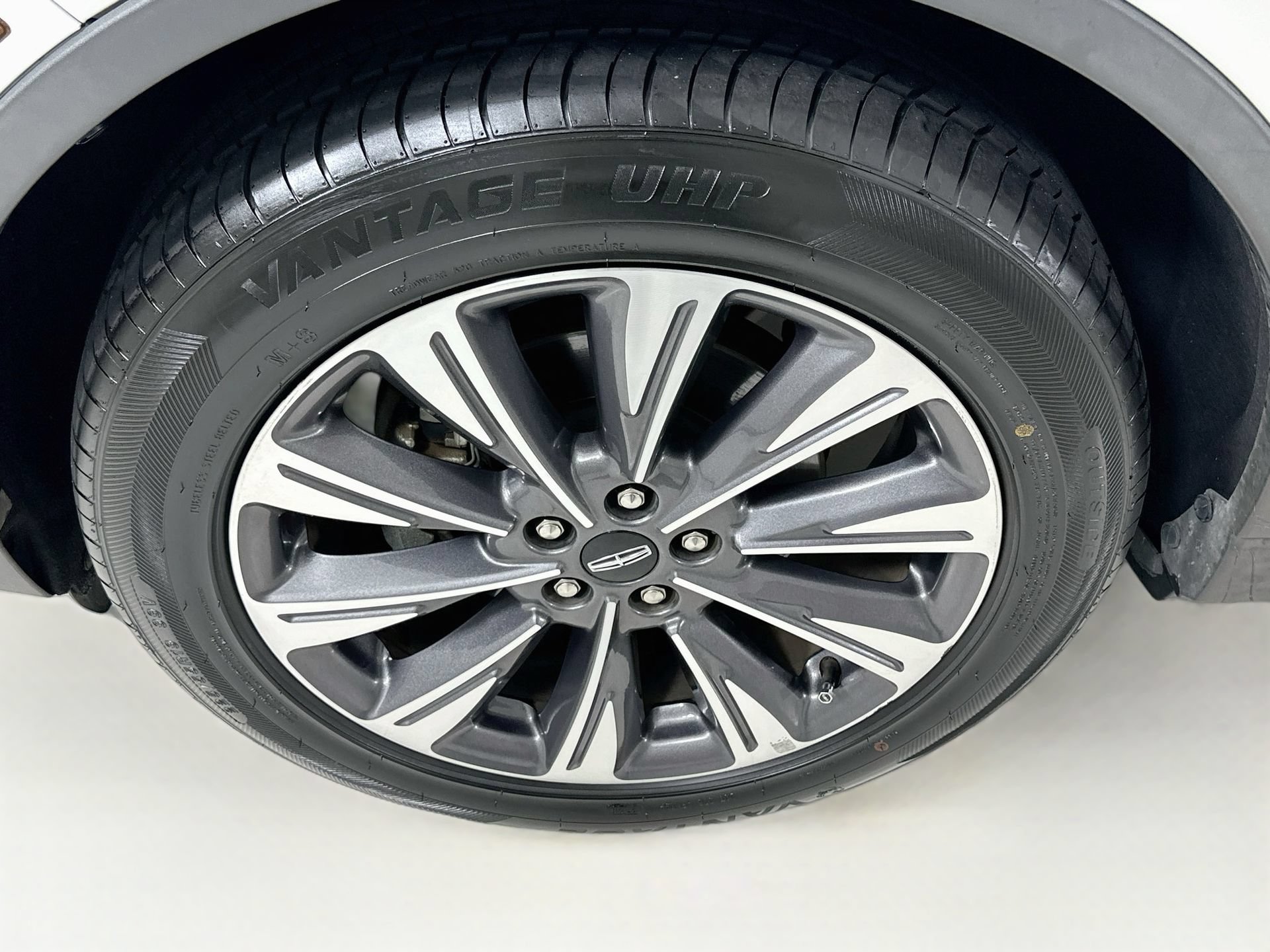 Used 2021 Lincoln Corsair Reserve w/ Equipment Group 201A FWD image 34